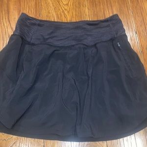 Outdoor Voices Hudson 4 inch Skort in Black